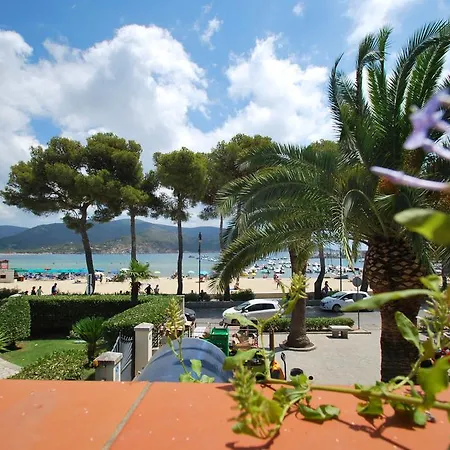 شقة Perla - Terrazza Fronte Mare E Aria Condizionata *